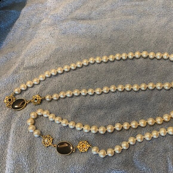 VINTAGE long faux PEARLS w ONYX & GOLD (w pearl or cz) stations * no clasp * EUC - Picture 2 of 5